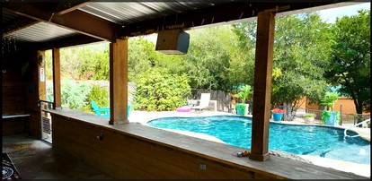 Lovely Log Cabin Rental for Four near San Antonio Texas - Pipe Creek, Texas - glamping.directory