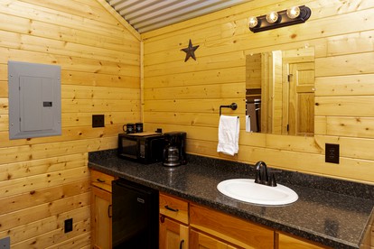 Lovely Log Cabin Rental for Four near San Antonio Texas - Pipe Creek, Texas - glamping.directory