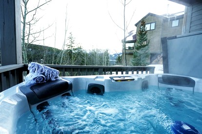 Stunning Cabin with Sauna, Game Room, and Spectacular Views for a Luxurious Escape in Nature in Breckenridge, Colorado - Breckenridge, Colorado - glamping.directory