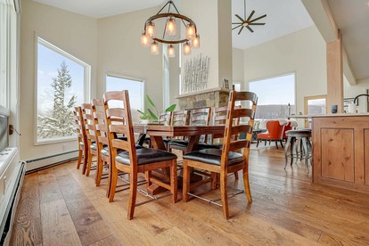 Stunning Cabin with Sauna, Game Room, and Spectacular Views for a Luxurious Escape in Nature in Breckenridge, Colorado - Breckenridge, Colorado - glamping.directory