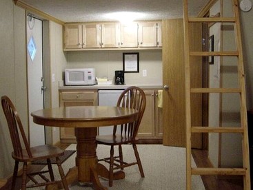 Comfy Vacation Rental with Wi-Fi and Kitchenette in Meadview, Arizona - Meadview, Arizona - glamping.directory