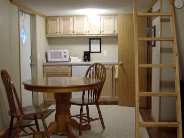 Comfy Vacation Rental with Wi-Fi and Kitchenette in Meadview, Arizona - Meadview, Arizona - glamping.directory