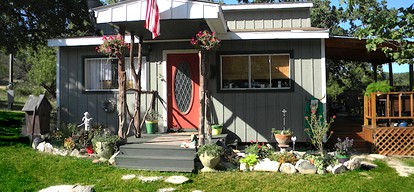 Romantic Getaway for Two at Deluxe Cabin between San Antonio and Austin, Texas - glamping.directory