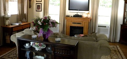 Romantic Getaway for Two at Deluxe Cabin between San Antonio and Austin, Texas - Fredericksburg, Texas - glamping.directory