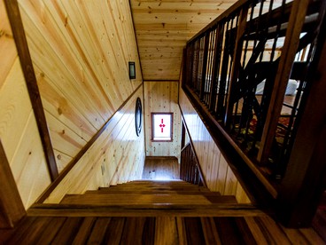 Peaceful Cabin with a Hot Tub for a  Family Retreat near Broken Bow Lake, Oklahoma - Broken Bow, Oklahoma - glamping.directory