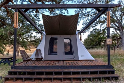 Cute, Lakeside Glamping Bell Tent #2, Wheatland, California - Grass Valley, California - glamping.directory