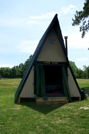 Spacious Farm Cabin in Gallatin, Tennessee – Huge Deck, 46 Acres & Country Breakfast - Lebanon, Tennessee - glamping.directory