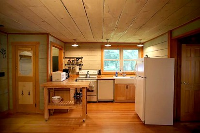 Lakefront Cabin Getaway near Adirondack Mountains in Salisbury, New York - Salisbury, New York - glamping.directory
