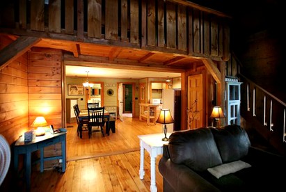 Lakefront Cabin Getaway near Adirondack Mountains in Salisbury, New York - Salisbury, New York - glamping.directory