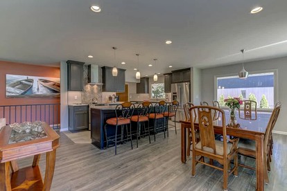 Idyllic Riverside Vacation Retreat with Sandy Beach near Coeur d'Alene Idaho - Post Falls, Idaho - glamping.directory