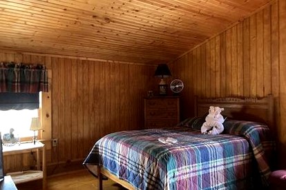 Rural Family Cabin Nestled Among Nature in Indiana - Birdseye, Indiana - glamping.directory