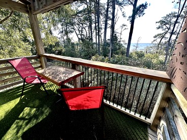 Elevated Cabin in the Trees Perfect for a Weekend Getaway in the Outer Banks, North Carolina - Kitty Hawk, North Carolina - glamping.directory