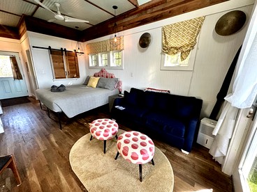 Elevated Cabin in the Trees Perfect for a Weekend Getaway in the Outer Banks, North Carolina - Kitty Hawk, North Carolina - glamping.directory
