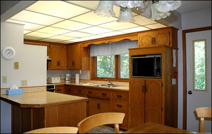 Rustic Four-Person Cabin Rental with Lake Views near Brainerd, Minnesota - Merrifield, Minnesota - glamping.directory