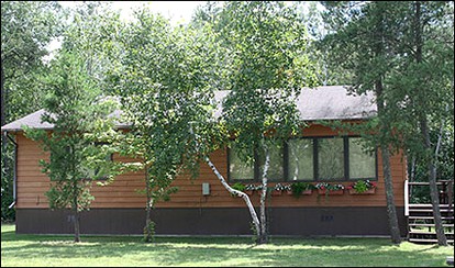 Rustic Four-Person Cabin Rental with Lake Views near Brainerd, Minnesota - Merrifield, Minnesota - glamping.directory