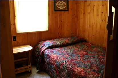 Rustic Four-Person Cabin Rental with Lake Views near Brainerd, Minnesota - Merrifield, Minnesota - glamping.directory