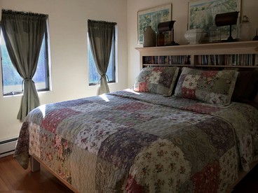Impressive Cabin with a Pool and Hot Tub Ideal for Weekend Getaways in the Catskills - Hunter, New York - glamping.directory