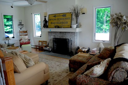 Impressive Cabin with a Pool and Hot Tub Ideal for Weekend Getaways in the Catskills - Hunter, New York - glamping.directory