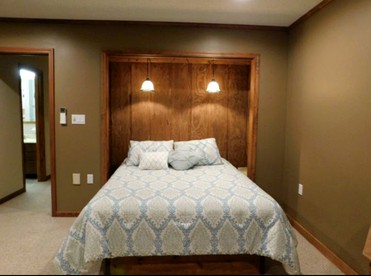 Secluded Waterfront Cabin Rental for Groups on Lake Barkley in Cadiz, Kentucky - Cadiz, Kentucky - glamping.directory