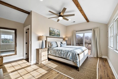 Tranquil Farmhouse Cottage with Scenic Views of the Smoky Mountains in Maryville, Tennessee - Maryville, Tennessee - glamping.directory