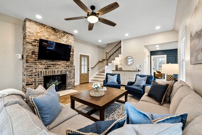 Tranquil Farmhouse Cottage with Scenic Views of the Smoky Mountains in Maryville, Tennessee - Maryville, Tennessee - glamping.directory