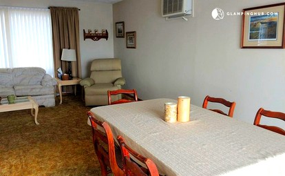 Family-Friendly Waterfront Cottage near the Shimek State Forest and the Mississippi River, Iowa - Montrose, Iowa - glamping.directory
