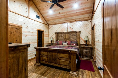 Family-Friendly Cabin Rental near Hochatown State Park in Broken Bow, Oklahoma - Broken Bow, Oklahoma - glamping.directory