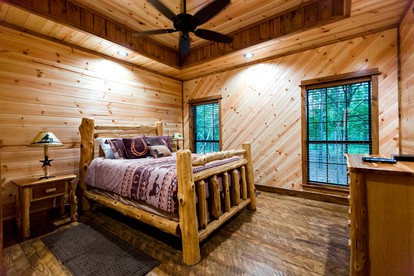 Family-Friendly Cabin Rental near Hochatown State Park in Broken Bow, Oklahoma - Broken Bow, Oklahoma - glamping.directory
