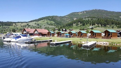 Beautiful Lakefront Cabin with Stunning Sights in Montana - West Yellowstone, Montana - glamping.directory