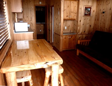 Beautiful Lakefront Cabin with Stunning Sights in Montana - West Yellowstone, Montana - glamping.directory