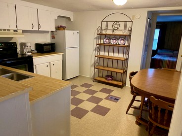 Comfortable Cabin Rental with Lakeside Views near Austin - Kingsland, Texas - glamping.directory