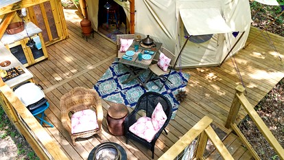 Beautiful Eco-Friendly Bell Tent with Fantastic Amenities for a Unique Glamping Escape near Fresno, Ohio - Fresno, Ohio - glamping.directory