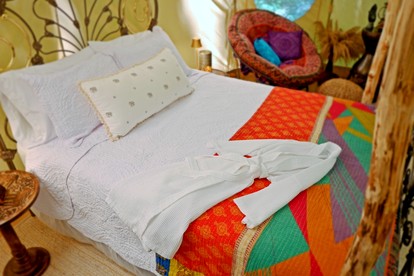 Beautiful Eco-Friendly Bell Tent with Fantastic Amenities for a Unique Glamping Escape near Fresno, Ohio - Fresno, Ohio - glamping.directory