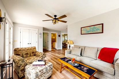 Idyllic Lakefront Cottage Haven Near Tussle Lagoon, Maine - Greenville, Maine - glamping.directory