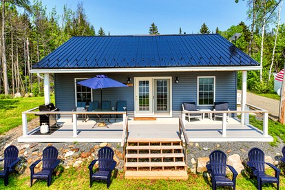 Idyllic Lakefront Cottage Haven Near Tussle Lagoon, Maine - glamping.directory