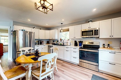 Idyllic Lakefront Cottage Haven Near Tussle Lagoon, Maine - Greenville, Maine - glamping.directory