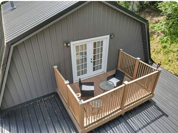 Luxurious Cabin Retreat with Pickleball Court & Hot Tub near Hocking Hills, Sugar Grove OH - Sugar Grove, Ohio - glamping.directory
