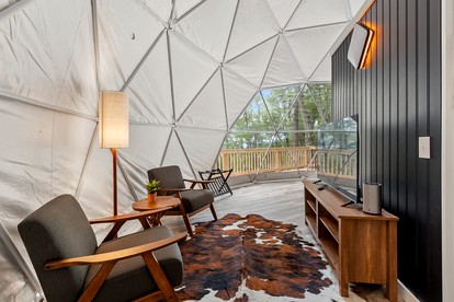Stunning Dome with Barbecue and Hot-tub in Capon Bridge, West Virginia - Capon Bridge, West Virginia - glamping.directory