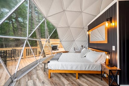 Stunning Dome with Barbecue and Hot-tub in Capon Bridge, West Virginia - Capon Bridge, West Virginia - glamping.directory
