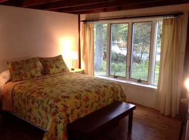 Secluded Cabin with Gorgeous Views near Stockbridge in the Berkshires of Massachusetts - Stockbridge, Massachusetts - glamping.directory