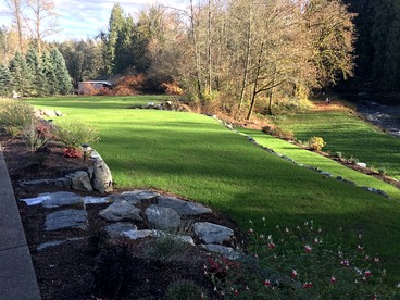 Riverfront Romantic Getaway Rental near Mount Pilchuck in Granite Falls, Washington - Granite Falls, Washington - glamping.directory