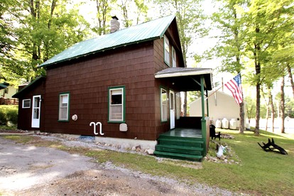 Outdoor Escape: Perfect Glamping Cabin for NY Adventure Seekers - Old Forge, New York - glamping.directory