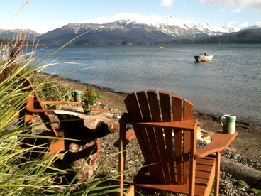 Stunning Alaska Vacation Getaway in Sweet One-Room Cabin on Kachemak Bay, Alaska - Seldovia, Alaska - glamping.directory
