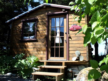 Stunning Alaska Vacation Getaway in Sweet One-Room Cabin on Kachemak Bay, Alaska - glamping.directory