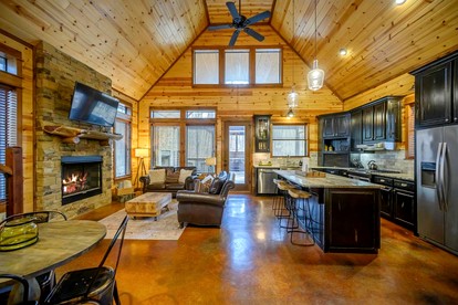 Peaceful Secluded Cabin with Hot Tub, Game Room & Fireplaces Near Beavers Bend State Park, Broken Bow OK - Broken Bow, Oklahoma - glamping.directory