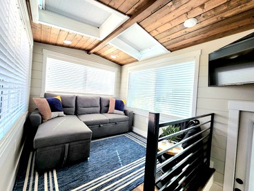 Stargazing Tiny Home with Private Deck & Hot Tub near Zion National Park, Apple Valley, Utah - Apple Valley, Utah - glamping.directory