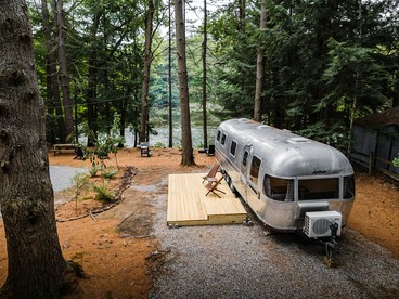 Waterfront, Pet Friendly Airstream near Lake George in the Adirondack, New York - Corinth, New York - glamping.directory
