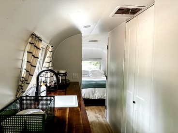 Waterfront, Pet Friendly Airstream near Lake George in the Adirondack, New York - Corinth, New York - glamping.directory