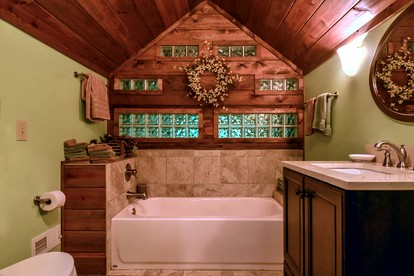 Charming Appalachian Mountain Cabin for Glamping near the Nantahala River - 163 Clinton Cabin RdAquone, North Carolina - glamping.directory