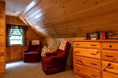 Charming Appalachian Mountain Cabin for Glamping near the Nantahala River - 163 Clinton Cabin RdAquone, North Carolina - glamping.directory